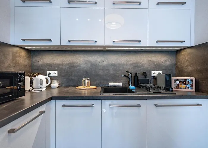 Adm Premium Center شقة *